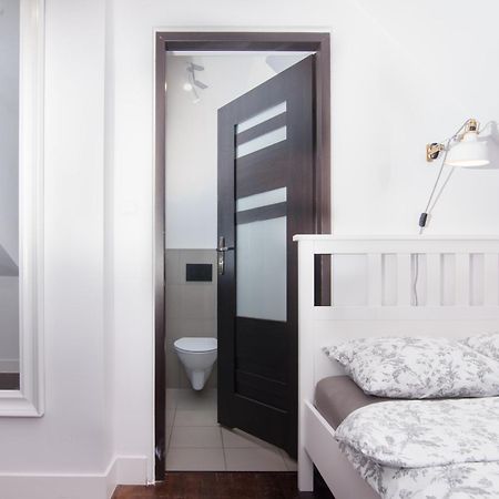Hubertus Hotel Wola Rzedzinska Bagian luar foto