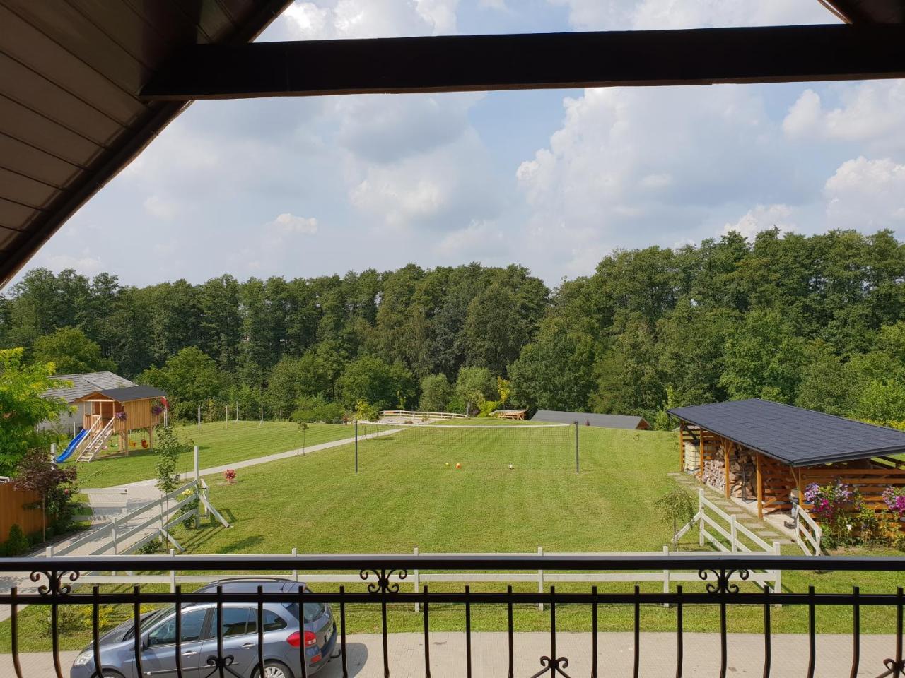 Hubertus Hotel Wola Rzedzinska Bagian luar foto